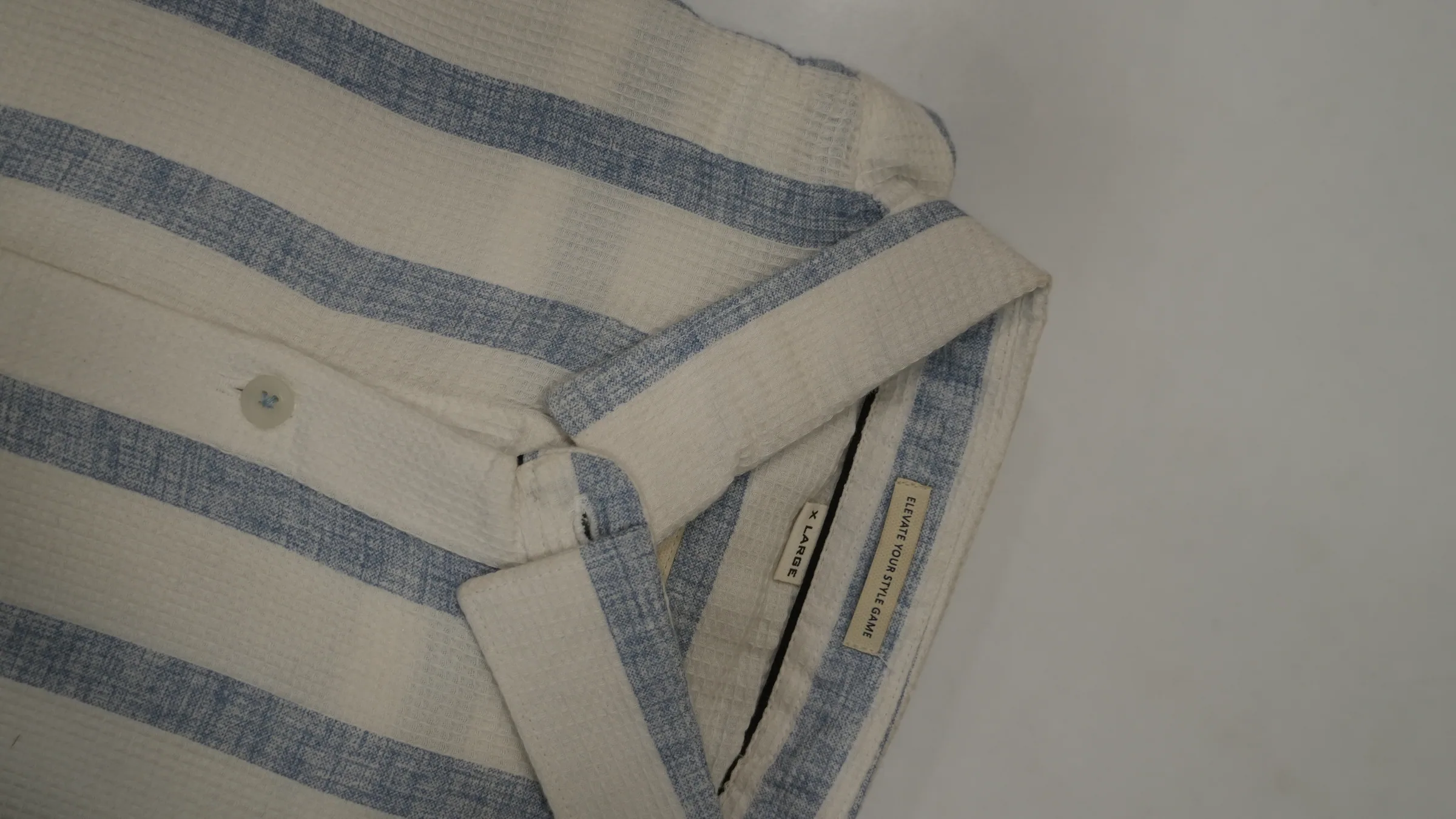 Ivory waffle-cotton shirt with indigo stripes, collar and placket detail